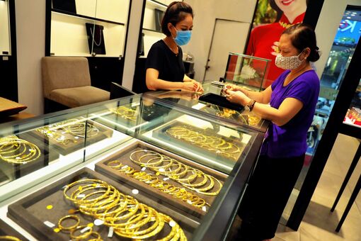 Giá vàng giao dịch quanh mốc 69 triệu đồng/lượng