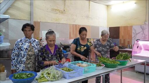 Kiên Giang: Ấm lòng người nghèo từ những quán cơm nghĩa tình