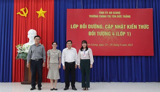 Trường Chính trị Tôn Đức Thắng khai giảng lớp bồi dưỡng, cập nhật kiến thức đối tượng 4