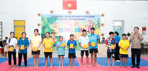 Hơn 160 vận động viên thiếu nhi vui “Đêm hội trăng rằm”