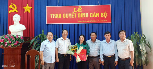 Ban Thường vụ Huyện ủy Thoại Sơn điều động cán bộ