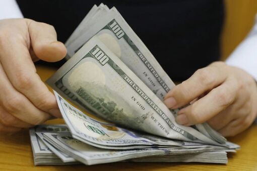 Tỷ giá USD hôm nay (6-10): Đồng USD bất ngờ giảm sâu, vẫn trụ trên mốc 106