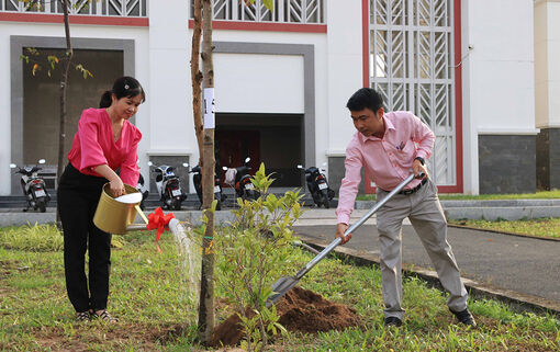 Xây dựng con người Long Xuyên văn minh, nghĩa tình