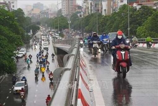 Bão số 4 di chuyển chậm theo hướng Tây