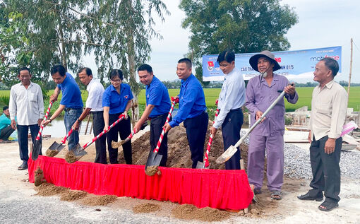 Khởi công cầu Thanh niên kênh 1/5 tại xã Tân Lập