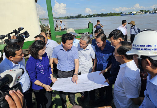 Tháo gỡ thủ tục khai thác mỏ, cung ứng cát cho các công trình trọng điểm