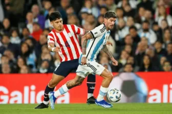 Messi đá nửa trận, Argentian thắng dễ Paraguay