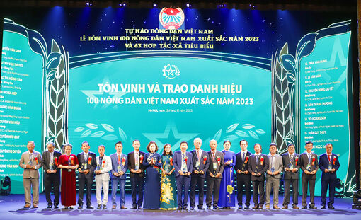 An Giang có 2 đại diện được tuyên dương tại Lễ tôn vinh và trao danh hiệu cho 100 "Nông dân Việt Nam xuất sắc" năm 2023 và biểu dương 63 hợp tác xã tiêu biểu toàn quốc.