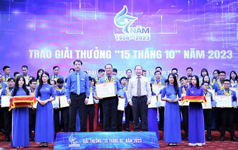 An Giang có 1 cán bộ Hội Liên hiệp Thanh niên Việt Nam được vinh danh, nhận giải thưởng “15 tháng 10”