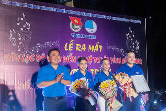 Lễ ra mắt CLB Biểu diễn nghệ thuật tỉnh An Giang và biểu diễn Chương trình “Dấu ấn tình nguyện”