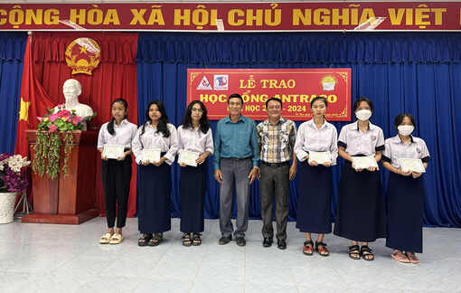 Các công ty đá tiếp sức học sinh Tri Tôn
