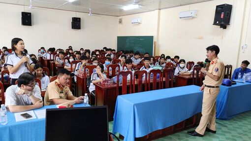 Tuyên truyền an toàn giao thông trong học sinh