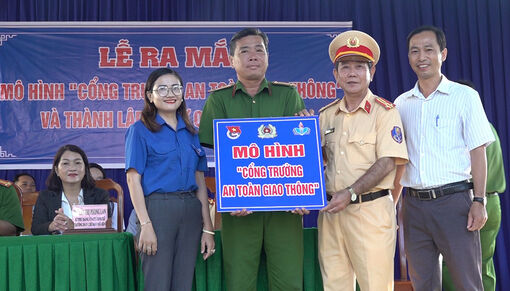 Ra mắt mô hình “Cổng trường an toàn giao thông” tại Trường THCS Định Thành