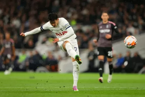 Kết quả Ngoại Hạng Anh: Son Heung-min lập công, Tottenham giữ ngôi đầu