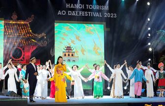 Khai mạc Lễ hội Áo dài Du lịch: Ấn tượng những sắc màu truyền thống