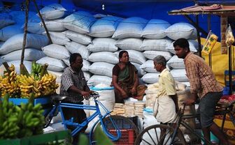 Thuế xuất khẩu khiến giá gạo Ấn Độ giảm tuần thứ tư liên tiếp