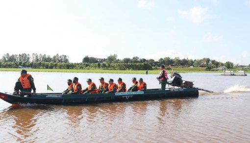 Giữ bình yên biên giới An Giang mùa nước nổi