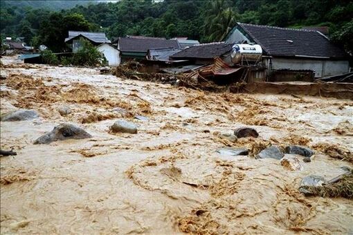 Khẩn trương ứng phó mưa lớn, ngập lụt, nguy cơ lũ quét, sạt lở