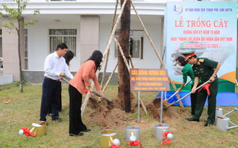 Trồng cây hướng đến kỷ niệm 79 năm Ngày thành lập Quân đội Nhân dân Việt Nam