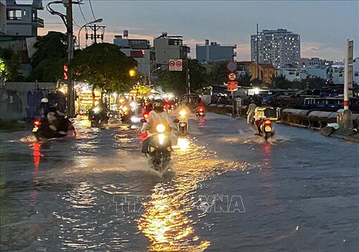 Thời tiết ngày 30/10: Trung Bộ, Tây Nguyên và Nam Bộ có mưa dông