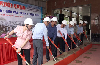 Khởi công xây dựng công trình sửa cầu Kênh 7 ở huyện Châu Phú