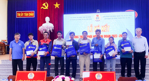 Ký kết chương trình phối hợp giữa Liên đoàn Lao động TX. Tân Châu và Liên đoàn Lao động TP. Thủ Đức