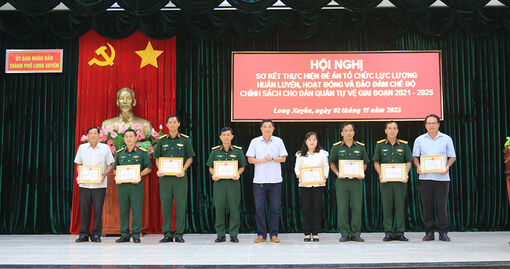 Sơ kết Đề án tổ chức lực lượng, huấn luyện, hoạt động và bảo đảm chế độ chính sách cho dân quân tự vệ giai đoạn 2021-2025 ở TP. Long Xuyên