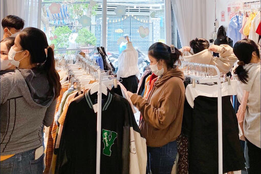 "Đu trend" trào lưu mua sắm đồ second-hand của người trẻ