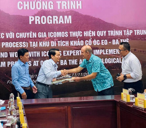 Ban Quản lý di tích văn hóa Óc Eo An Giang tiếp đoàn chuyên gia quốc tế IComos