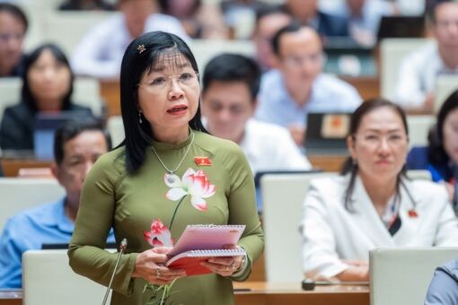 Thống đốc Ngân hàng Nhà nước trả lời chất vấn của đại biểu Quốc hội tỉnh An Giang