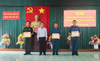 Ban Chỉ huy Quân sự TP. Châu Đốc tổng kết công tác thi đua, khen thưởng và phong trào "Thi đua quyết thắng" năm 2023
