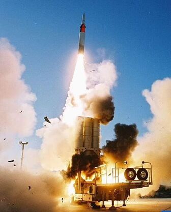 Israel bắn hạ tên lửa bay ngoài Trái đất: Không gian trở thành vùng chiến sự