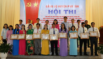 Thí sinh Trần Thị Diễm My đoạt giải nhất Hội thi tìm hiểu tác phẩm của Tổng Bí thư Nguyễn Phú Trọng