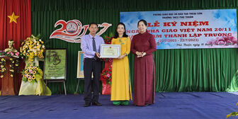 Trường THCS Phú Thuận được Bộ Giáo dục và Đào tạo tặng Bằng khen