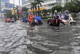 Đà Nẵng: Cho học sinh nghỉ học ngày 13/11 do mưa lớn