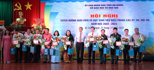 An Giang tuyên dương học sinh, giáo viên tiêu biểu
