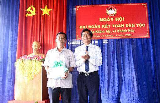 Tổ chức Ngày hội Đại đoàn kết toàn dân tộc ở ấp Khánh Mỹ