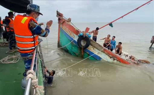 Thời tiết ngày 19/11: Nam Biển Đông mưa dông, gió giật mạnh