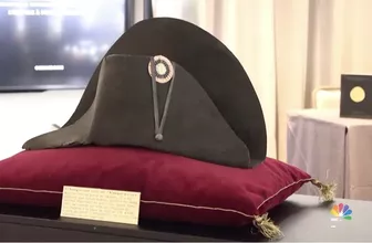 Chiếc mũ của Napoleon được bán với giá hơn 50 tỷ đồng