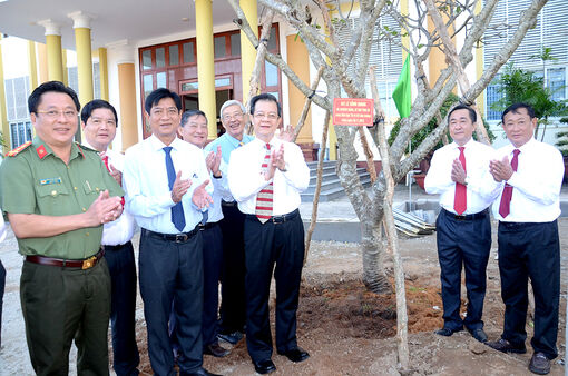 Trường Chính trị Tôn Đức Thắng An Giang – 75 năm hình thành và phát triển