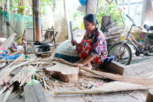 Làng nghề tất bật vào vụ Tết
