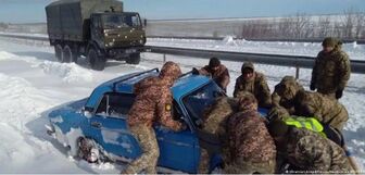 Bão tuyết hoành hành ở Ukraine