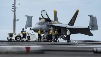 Hải quân Mỹ chặn máy bay không người lái Iran ở Vịnh Ba Tư