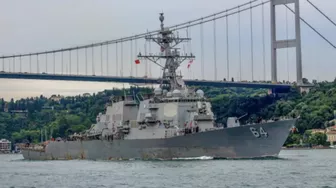 Lầu Năm Góc: Tàu chiến Mỹ bị tấn công