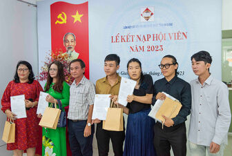 Liên hiệp các Hội Văn học Nghệ thuật tỉnh An Giang kết nạp 26  hội viên mới