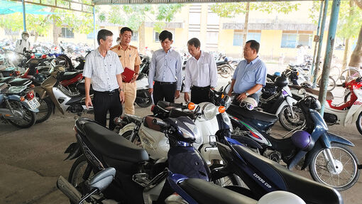 Kiểm tra công tác tuyên truyền, phổ biến, giáo dục, chấp hành pháp luật về trật tự an toàn giao thông trong các cơ sở giáo dục