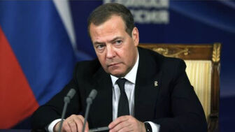 Cựu Tổng thống Medvedev cảnh báo xung đột trực tiếp Nga-NATO