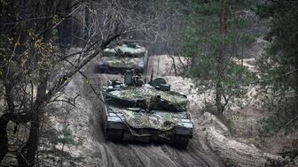 Nga tấn công trên mọi mặt trận, tình thế bất lợi cho Ukraine