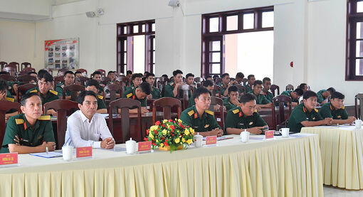 Ra mắt Câu lạc bộ học tập tiếng Anh người lính