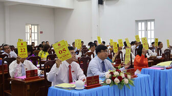 Kỳ họp cuối năm HĐND huyện Phú Tân thông qua 8 nghị quyết quan trọng